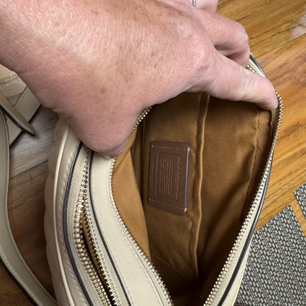 Coach Puffy Linear Quilted Jes Crossbody - Picture 7 of 7